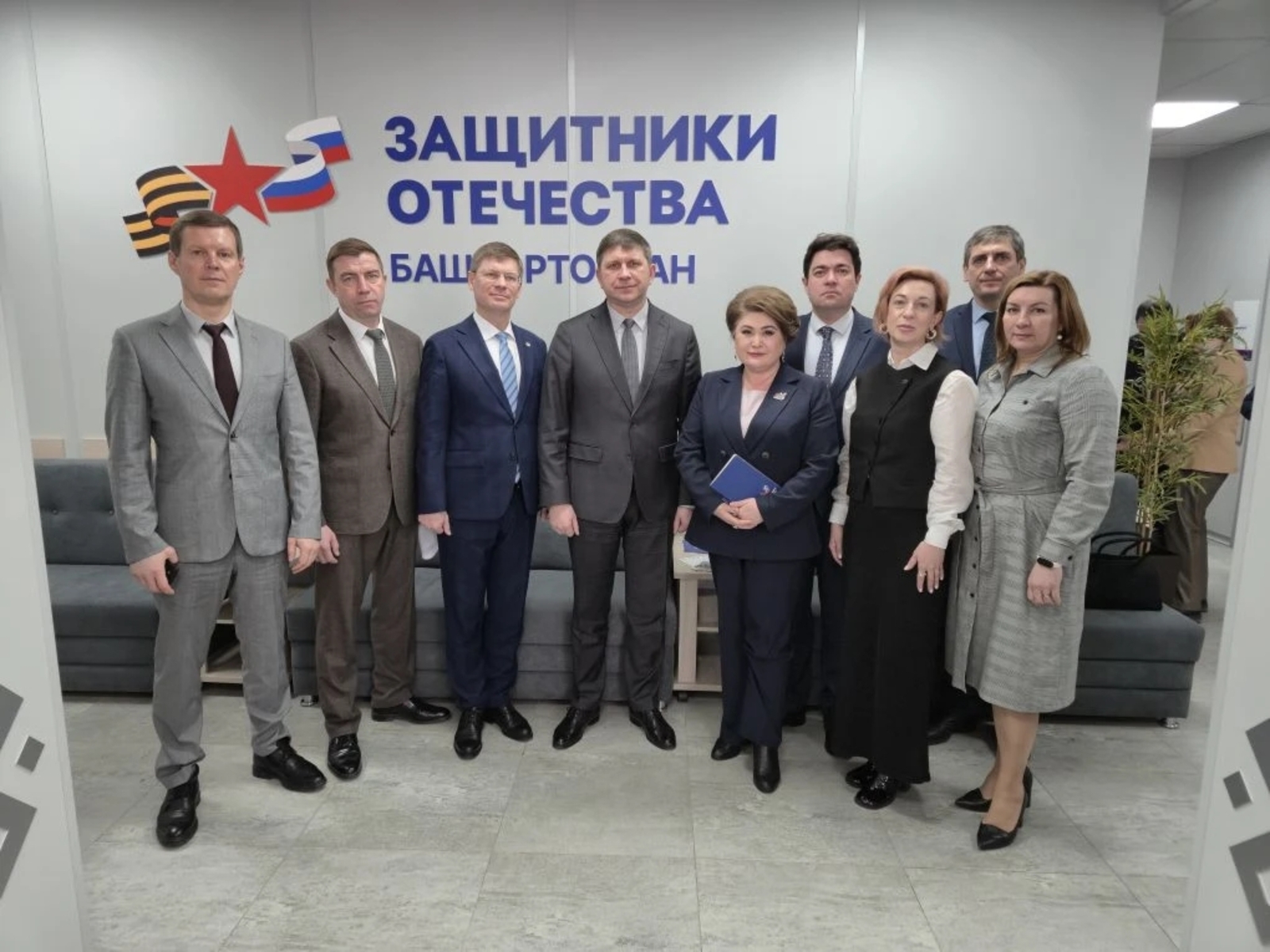 Александр Тихонов ознакомился с работой филиала фонда «Защитники Отечества»