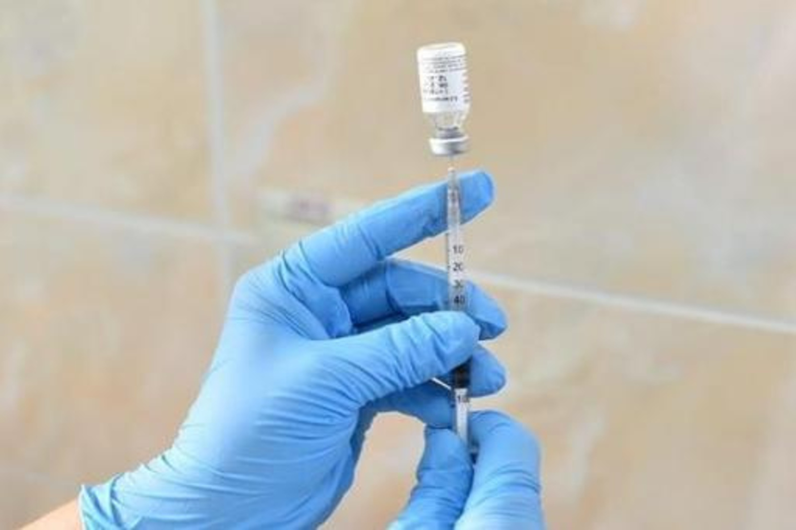 Республика хөкүмәте премьер-министры йәнә коронавирустан вакцина яһатҡан