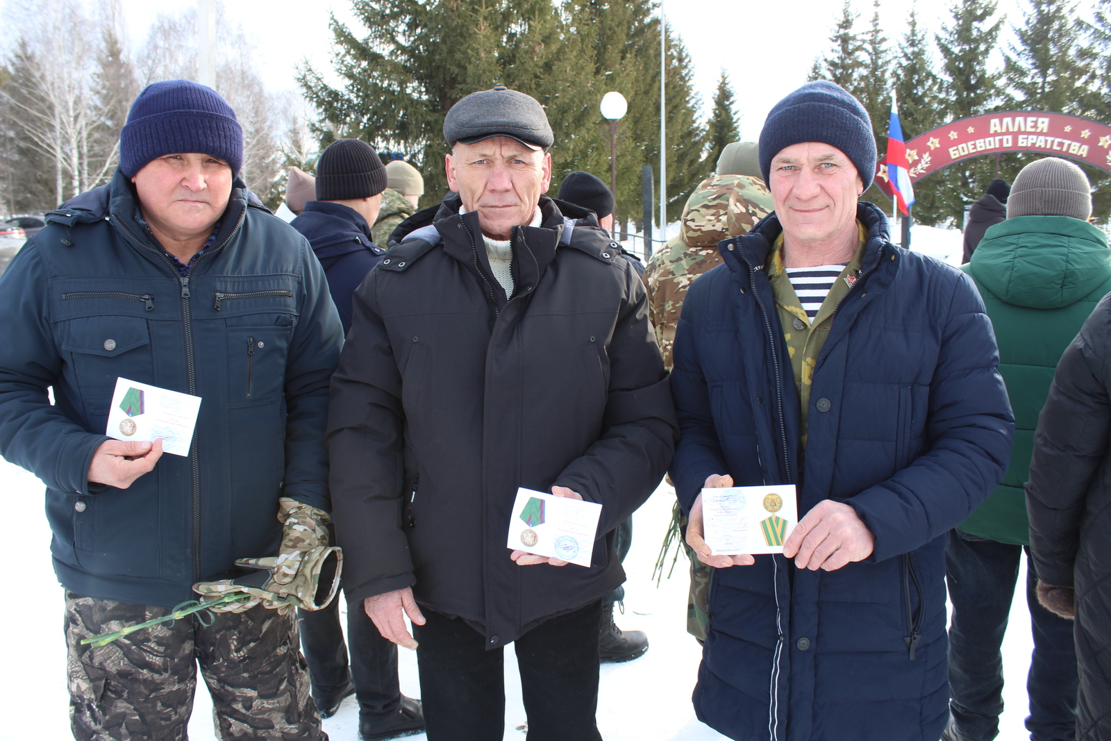 Йәшлеген тауҙар илендә ҡалдырған уҙамандарға миҙалдар тапшырылды