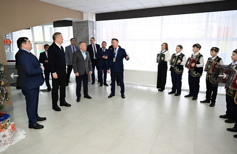 Радий Хабиров посетил обновлённую детскую школу искусств в Янауле