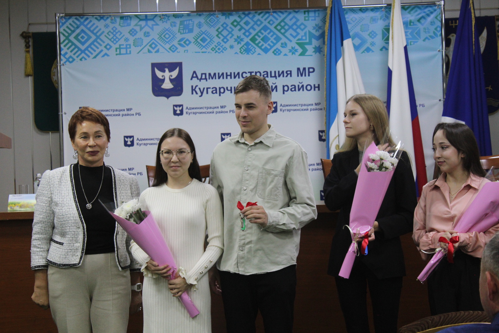 Йәш белгестәргә эш фатирҙары асҡыстары тапшырылды