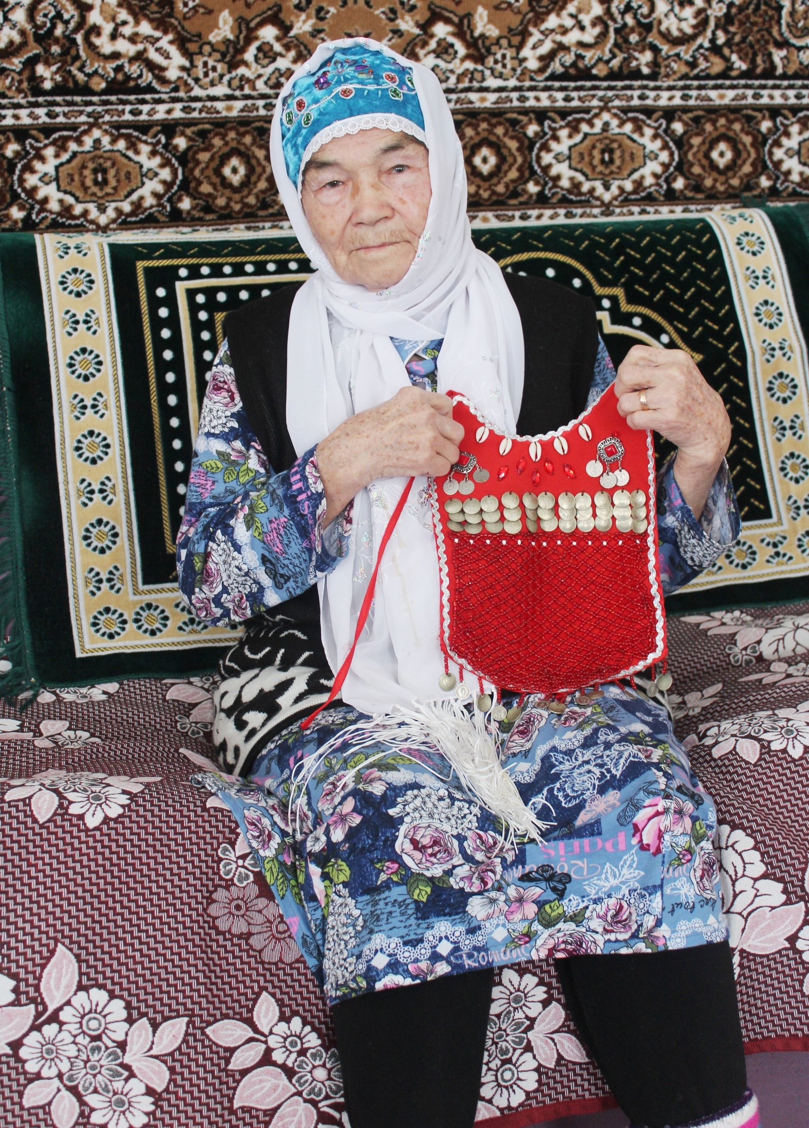 Аҡ күңелле ағинәй бит ул!